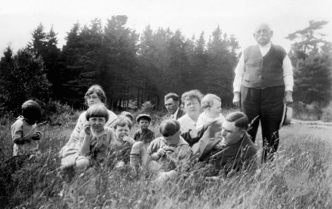 Monaghan Fanily Picnic Willow Park.Web